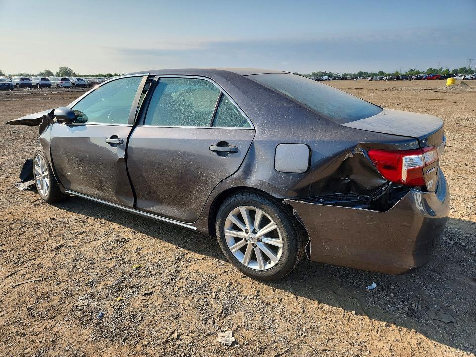 64055216 :رقم المزاد ، 4T4BF1FK2DR320085 vin ، 2013 Toyota Camry مزاد بيع