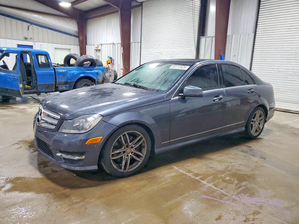 2013 Mercedes-benz C მანქანა იყიდება აუქციონზე, vin: WDDGF8AB3DR279561, აუქციონის ნომერი: 65112926