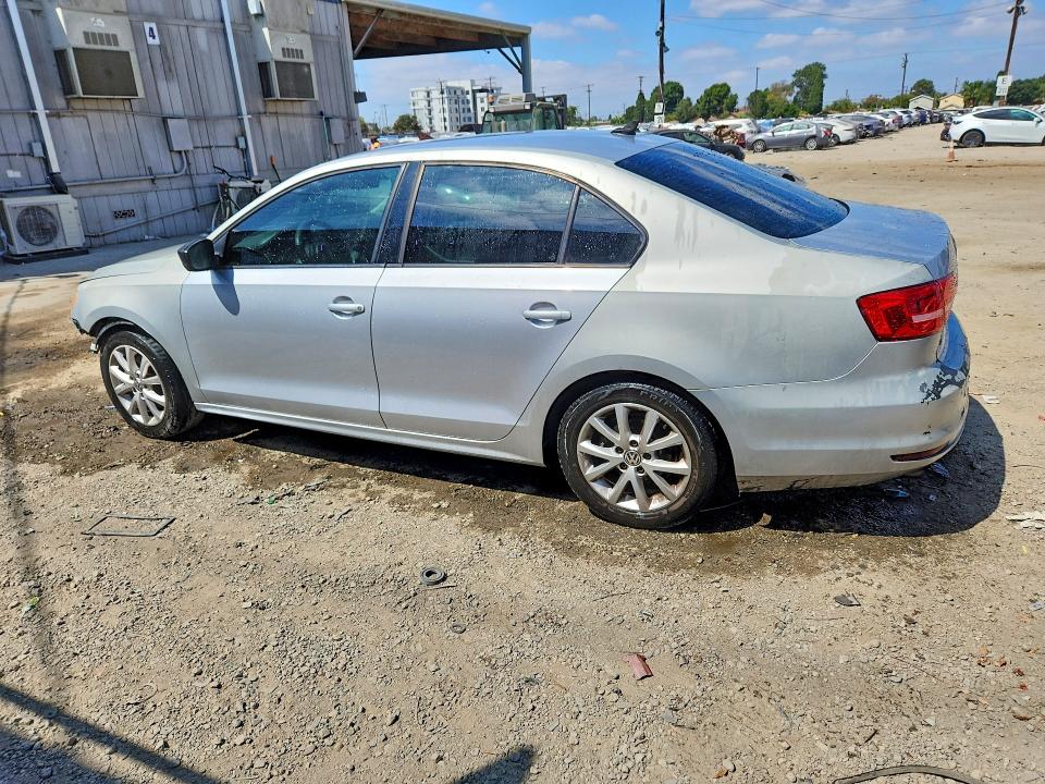 65305866 :رقم المزاد ، 3VWD17AJXFM239718 vin ، 2015 Volkswagen Jetta مزاد بيع