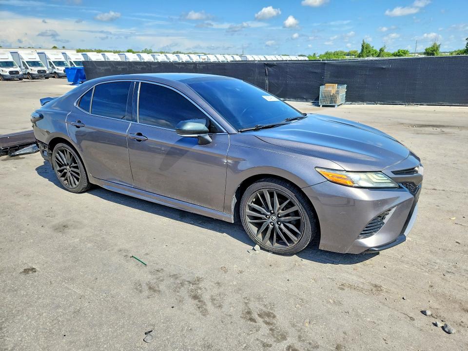 2018 Toyota Camry მანქანა იყიდება აუქციონზე, vin: 4T1B61HK1JU120012, აუქციონის ნომერი: 66349136