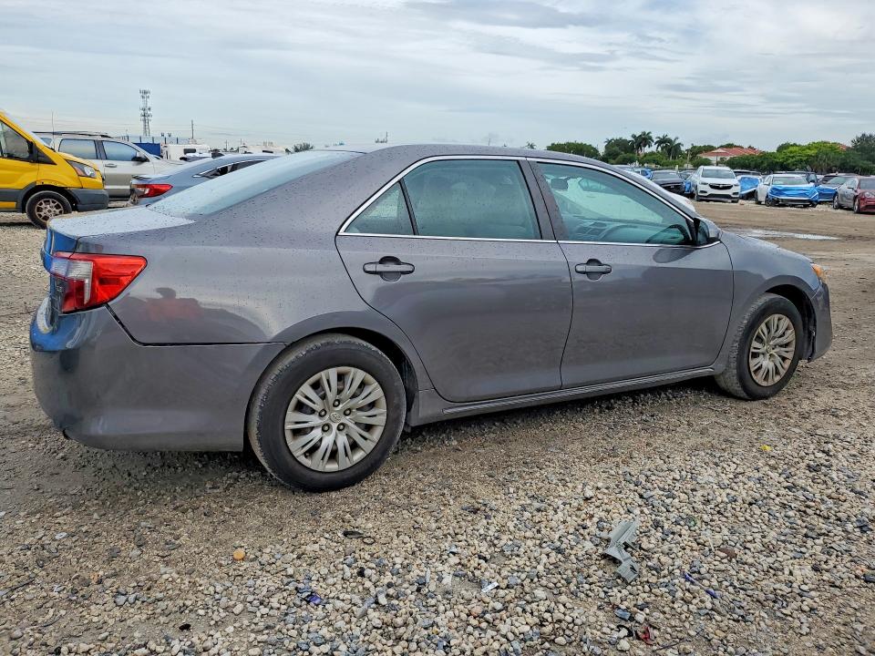 63618676 :رقم المزاد ، 4T1BF1FK9CU581917 vin ، 2012 Toyota Camry مزاد بيع