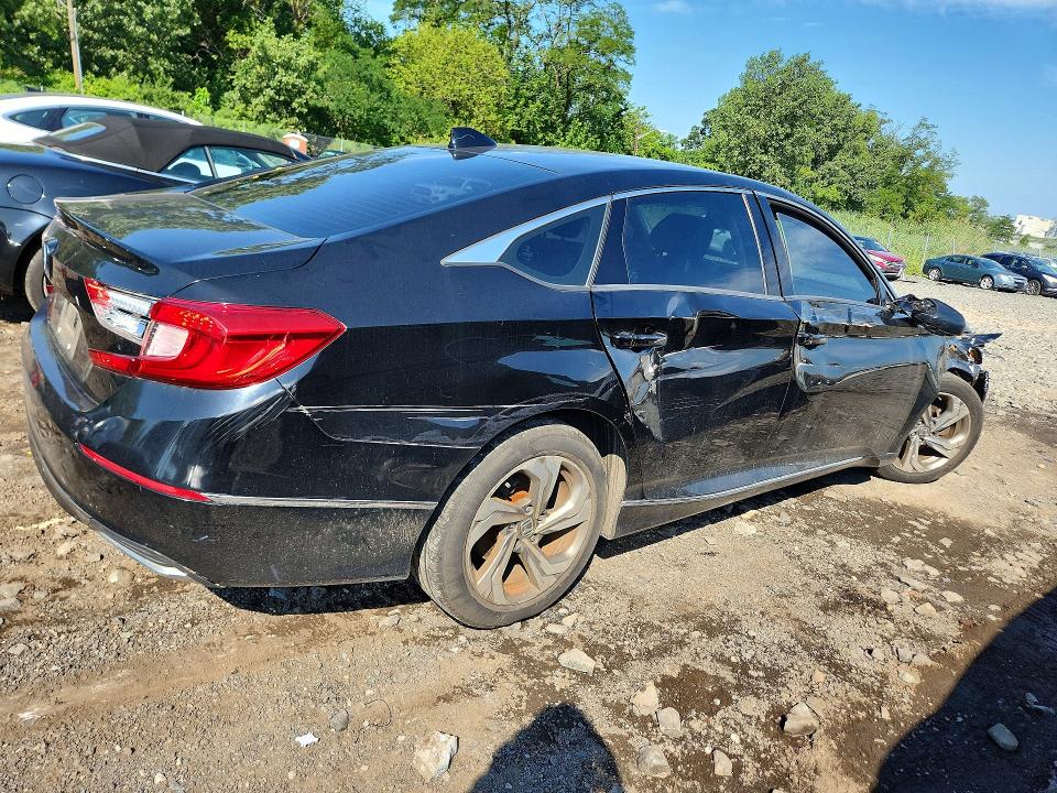 Продажа на аукционе авто 2018 Honda Accord, vin: 1HGCV1F46JA106710, номер лота: 64245136