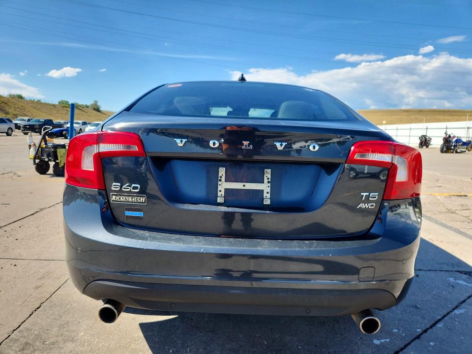 2013 Volvo S60 მანქანა იყიდება აუქციონზე, vin: YV1612FH1D2202463, აუქციონის ნომერი: 66359216