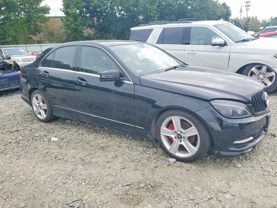 66009366 :رقم المزاد ، WDDGF8BB0BR156571 vin ، 2011 Mercedes-benz C مزاد بيع
