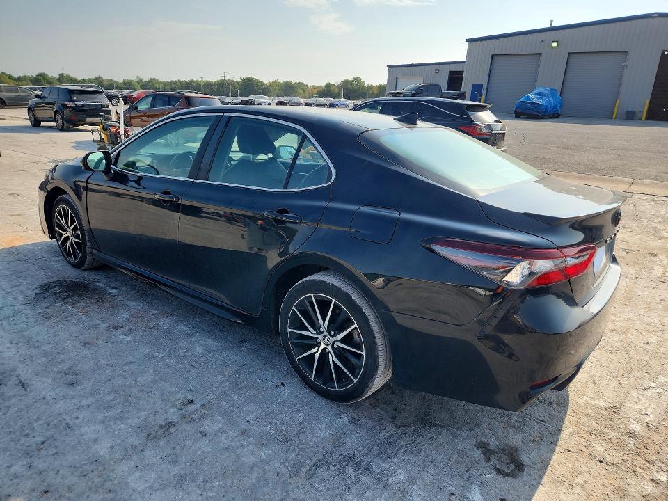 2021 Toyota Camry მანქანა იყიდება აუქციონზე, vin: 4T1G11AK8MU579041, აუქციონის ნომერი: 63694196