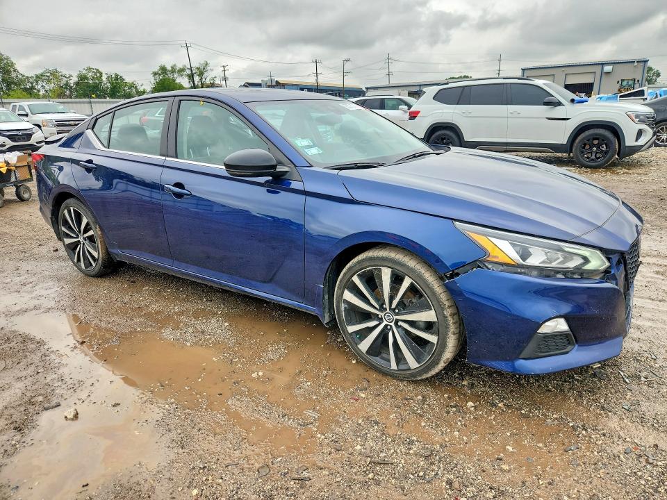 65373706 :رقم المزاد ، 1N4BL4CV4MN398066 vin ، 2021 Nissan Altima مزاد بيع