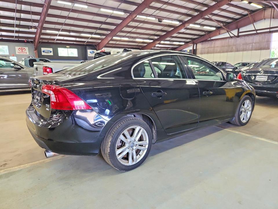 64448286 :رقم المزاد ، YV1612FH3D2171054 vin ، 2013 Volvo S60 مزاد بيع