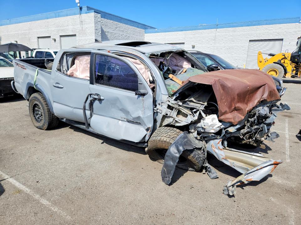 Продаж на аукціоні авто 2018 Toyota Tacoma, vin: 3TMAZ5CN6JM053220, номер лоту: 64259366
