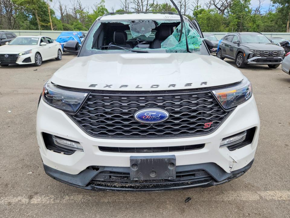 63146426 :رقم المزاد ، 1FM5K8GC2NGB01145 vin ، 2022 Ford Explorer مزاد بيع