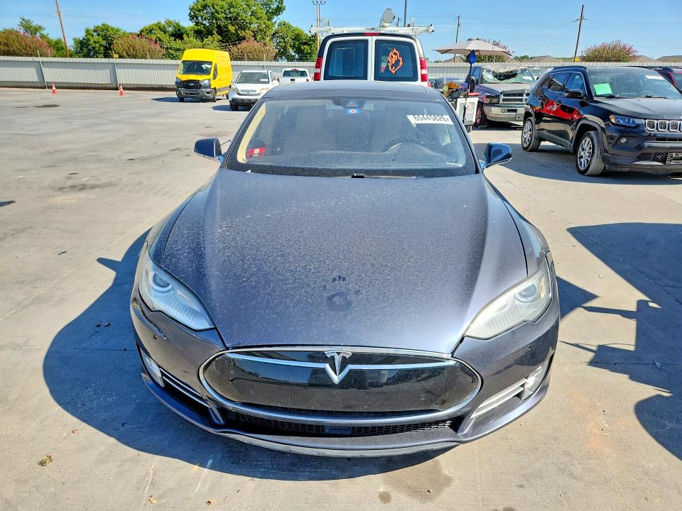 65445826 :رقم المزاد ، 5YJSA1H21FFP76259 vin ، 2015 Tesla Model S مزاد بيع