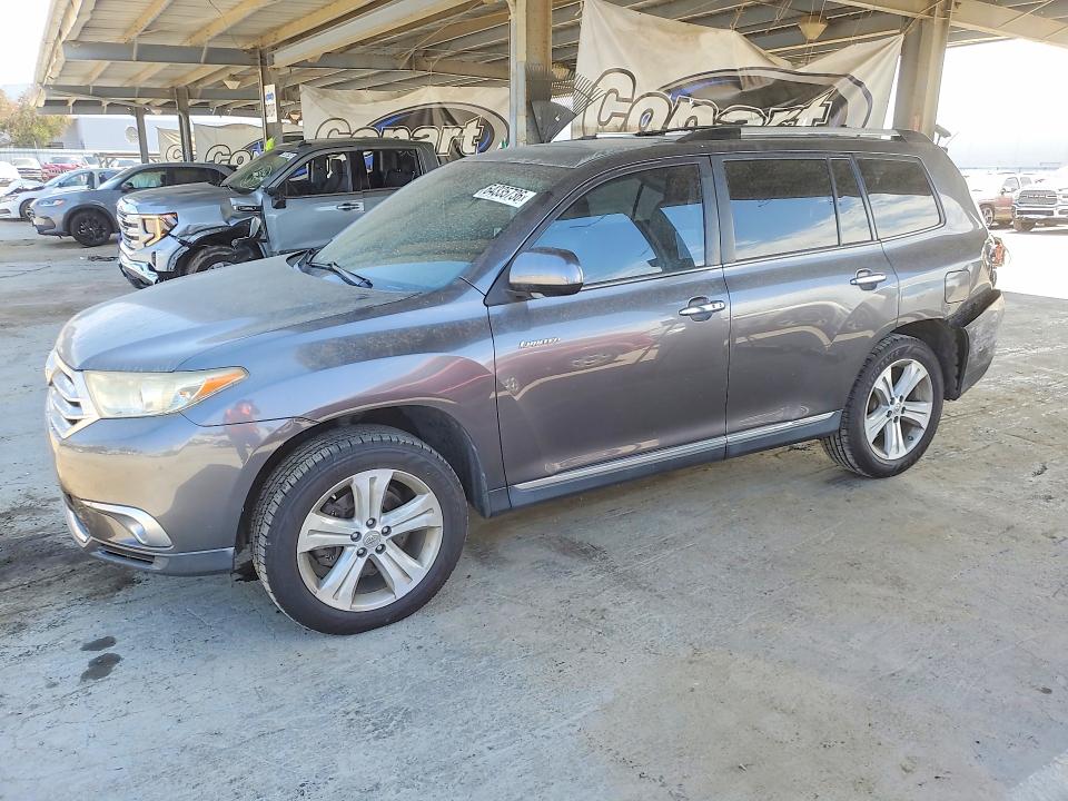 Auction sale of the 2013 Toyota Highlander, vin: 5TDYK3EHXDS109050, lot number: 64335736
