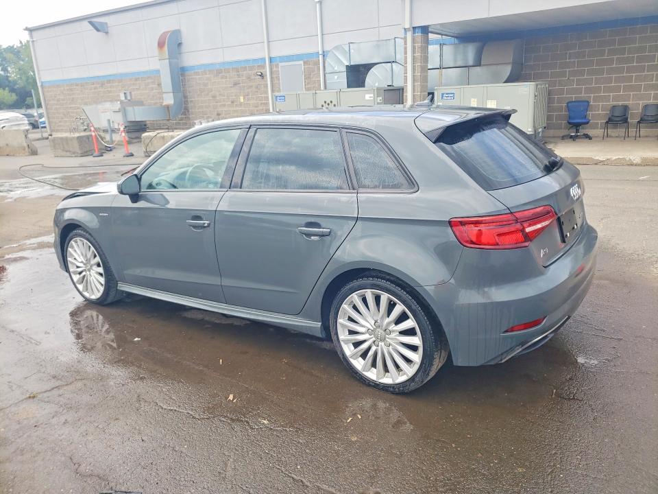 65460086 :رقم المزاد ، WAUUPBFF1HA090525 vin ، 2017 Audi A3 مزاد بيع