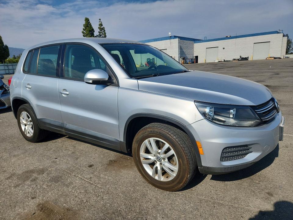 2013 Volkswagen Tiguan მანქანა იყიდება აუქციონზე, vin: WVGAV3AX4DW606578, აუქციონის ნომერი: 64431116