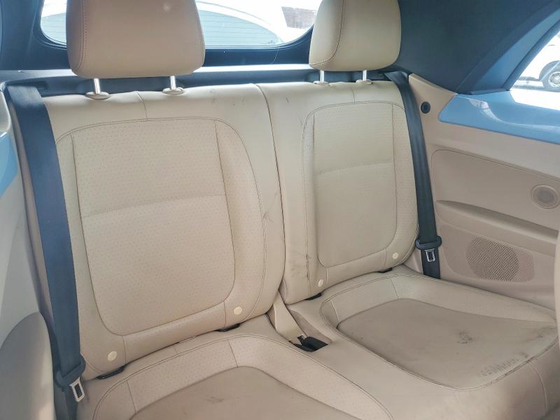 2015 Volkswagen Beetle მანქანა იყიდება აუქციონზე, vin: 3VW517AT4FM801697, აუქციონის ნომერი: 66719676