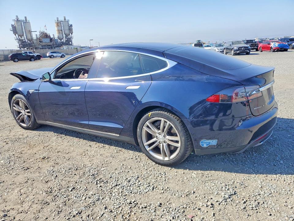 63195876 :رقم المزاد ، 5YJSA1H13EFP46279 vin ، 2014 Tesla Model S مزاد بيع