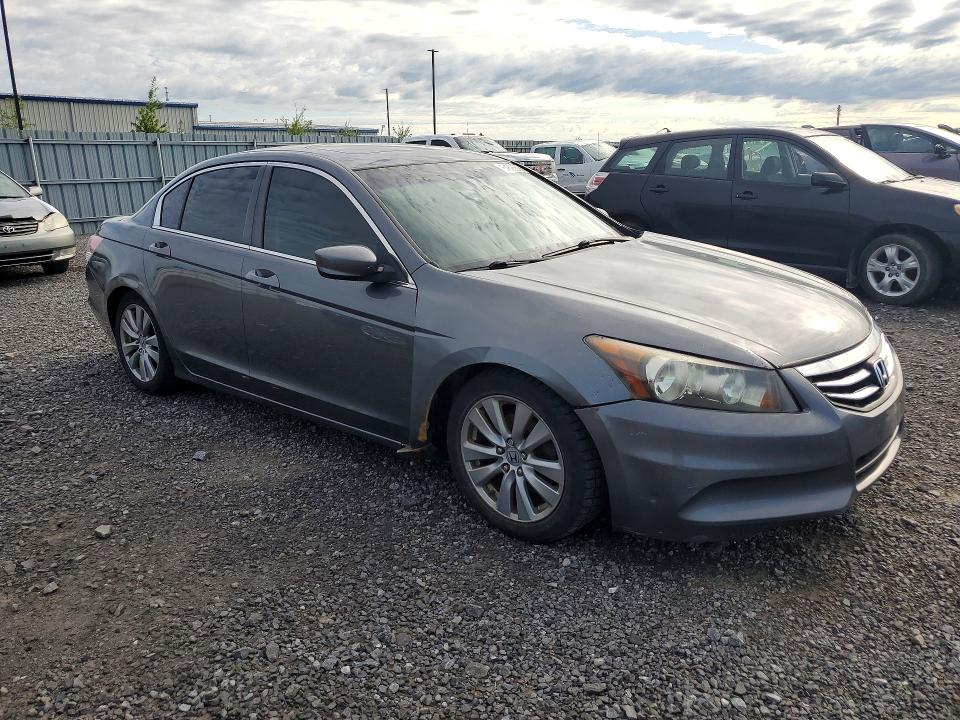 64898806 :رقم المزاد ، 1HGCP2F74BA803613 vin ، 2011 Honda Accord مزاد بيع
