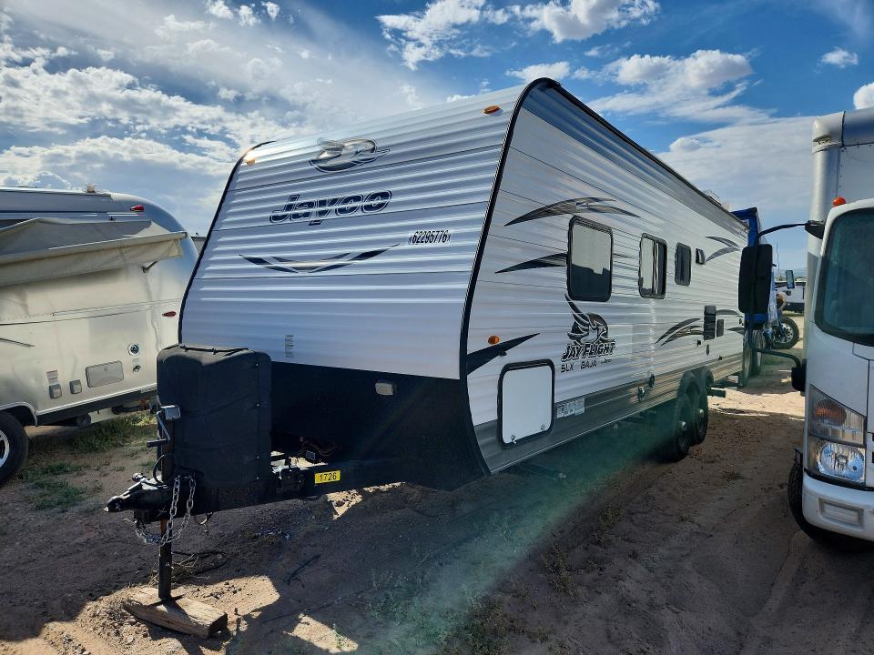 62295776 :رقم المزاد ، 1UJBJ0BN3J75V0462 vin ، 2018 Jayco Jay Flight Slx مزاد بيع