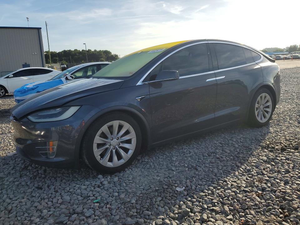 Продажа на аукционе авто 2017 Tesla Model X, vin: 5YJXCBE26HF043606, номер лота: 64428726
