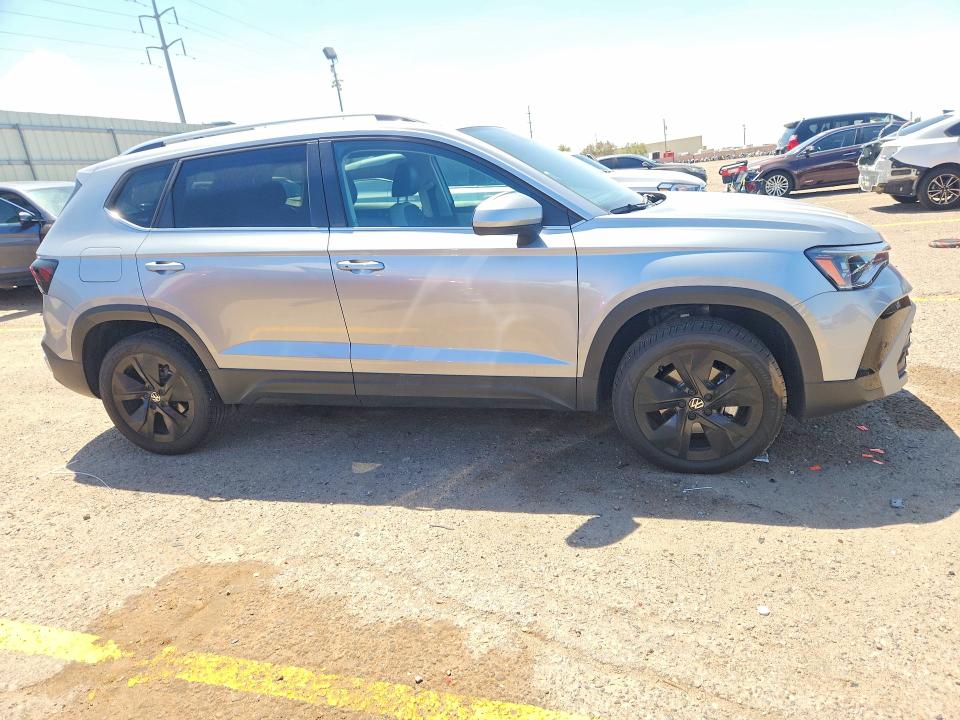 63722626 :رقم المزاد ، 3VVSC7B27SM009559 vin ، 2025 Volkswagen Taos مزاد بيع