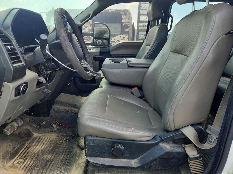 64727686 :رقم المزاد ، 1FD0W4GT0HEB81360 vin ، 2017 Ford F450 مزاد بيع