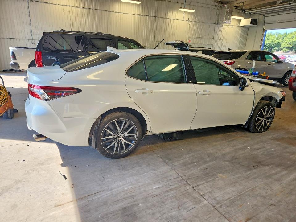 2024 Toyota Camry მანქანა იყიდება აუქციონზე, vin: 4T1F11BK8RU131044, აუქციონის ნომერი: 67352326
