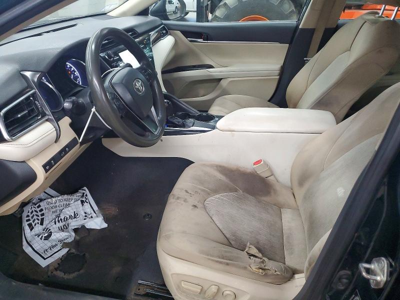 65833256 :رقم المزاد ، 4T1B11HK5JU531265 vin ، 2018 Toyota Camry مزاد بيع