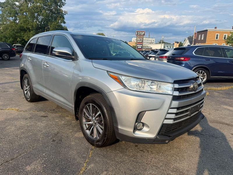 Auction sale of the 2017 Toyota Highlander, vin: 5TDJZRFH0HS394314, lot number: 65338746