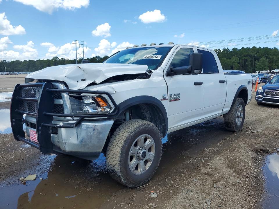 64666066 :رقم المزاد ، 3C6UR5CL9JG417034 vin ، 2018 Ram 2500 مزاد بيع