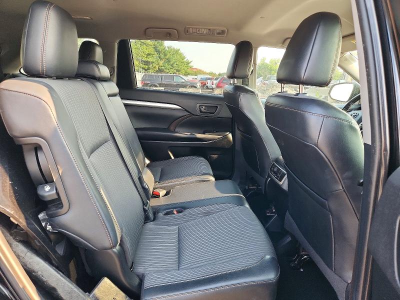 Продажа на аукционе авто 2019 Toyota Highlander, vin: 5TDBZRFH4KS993275, номер лота: 63781216