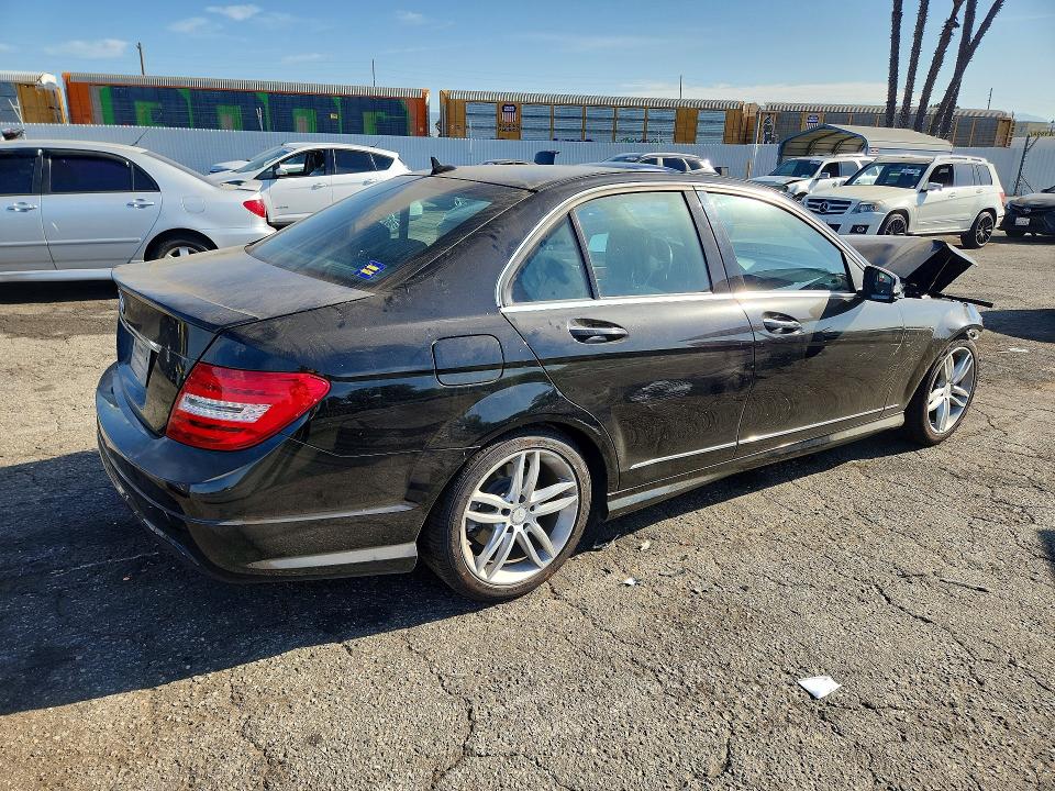 Продажа на аукционе авто 2014 Mercedes-benz C, vin: WDDGF4HB1ER311133, номер лота: 66607006