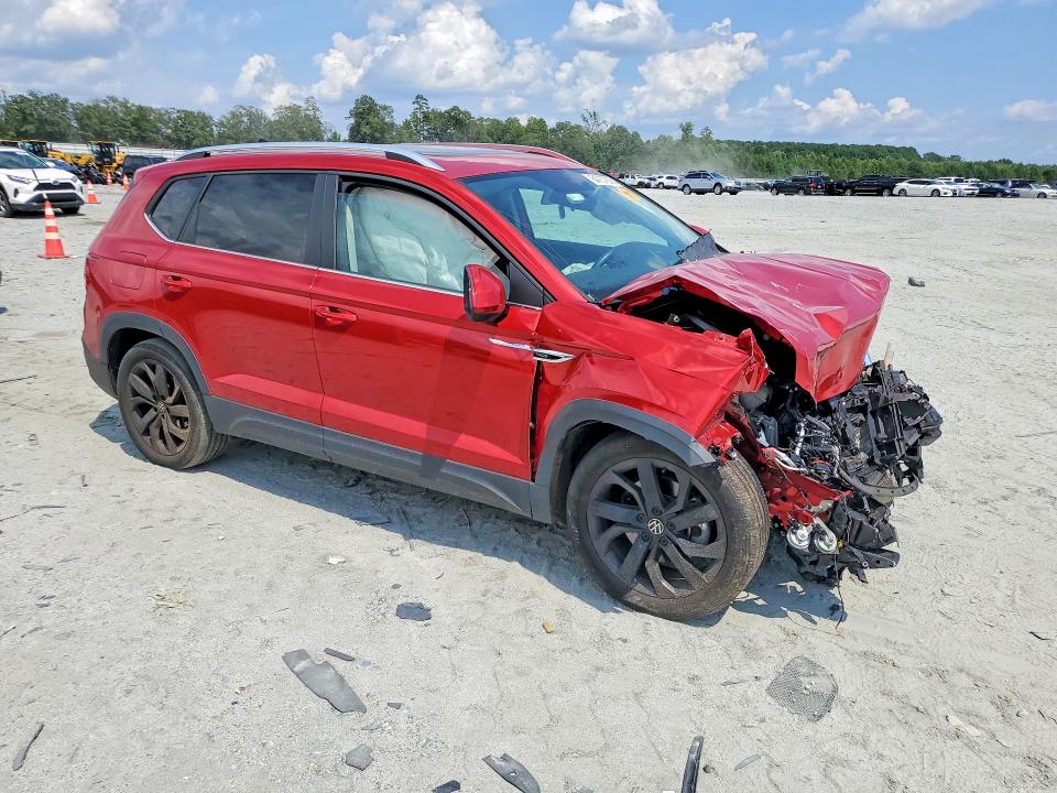 64757206 :رقم المزاد ، 3VVLX7B20NM049477 vin ، 2022 Volkswagen Taos مزاد بيع