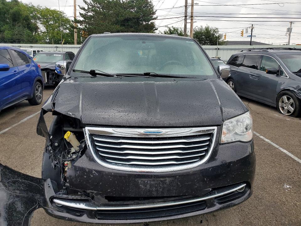 65529486 :رقم المزاد ، 2C4RC1CG7FR629413 vin ، 2015 Chrysler Town & Country مزاد بيع