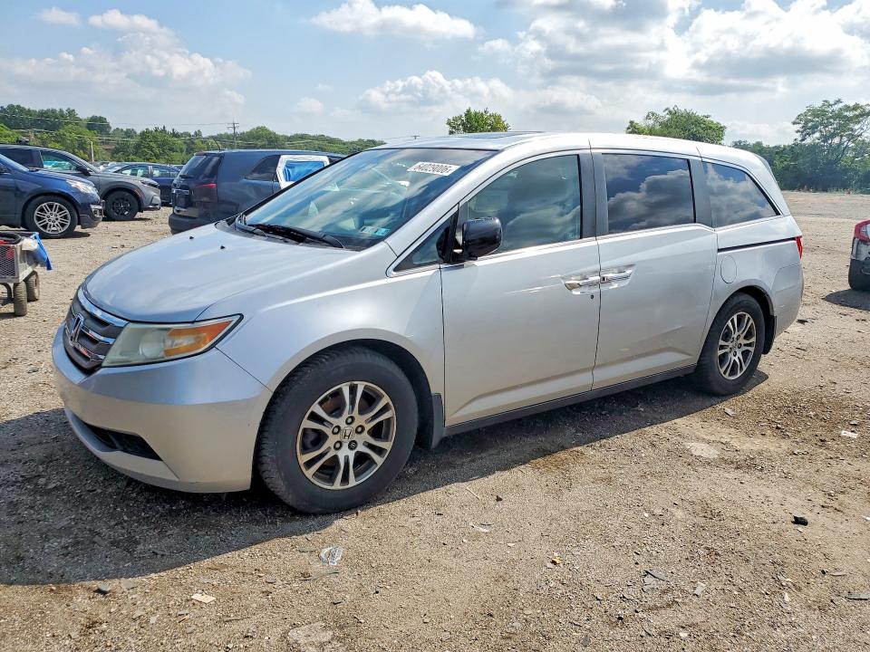 64029006 :رقم المزاد ، 5FNRL5H64BB058721 vin ، 2011 Honda Odyssey مزاد بيع