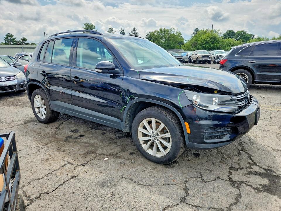 63297886 :رقم المزاد ، WVGBV7AX8HK047013 vin ، 2017 Volkswagen Tiguan مزاد بيع