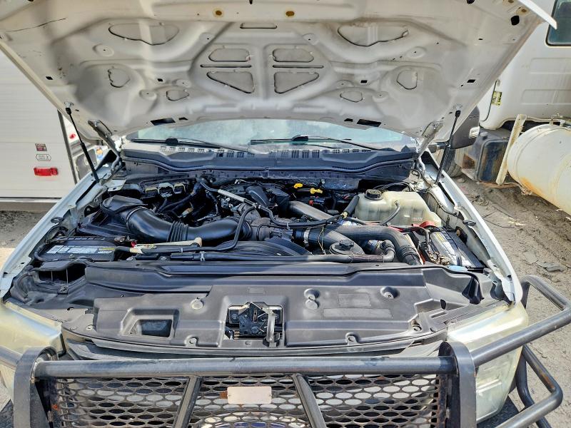 63449126 :رقم المزاد ، 1FD0X5HT1HEB81370 vin ، 2017 Ford F550 مزاد بيع