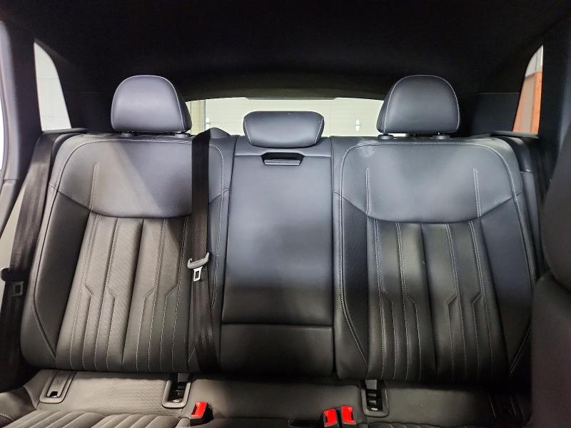 63448696 :رقم المزاد ، WA1VAAGE9KB007489 vin ، 2019 Audi E-tron مزاد بيع