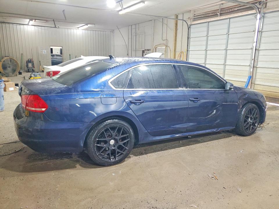 2014 Volkswagen Passat მანქანა იყიდება აუქციონზე, vin: 1VWBT7A34EC031692, აუქციონის ნომერი: 64752476