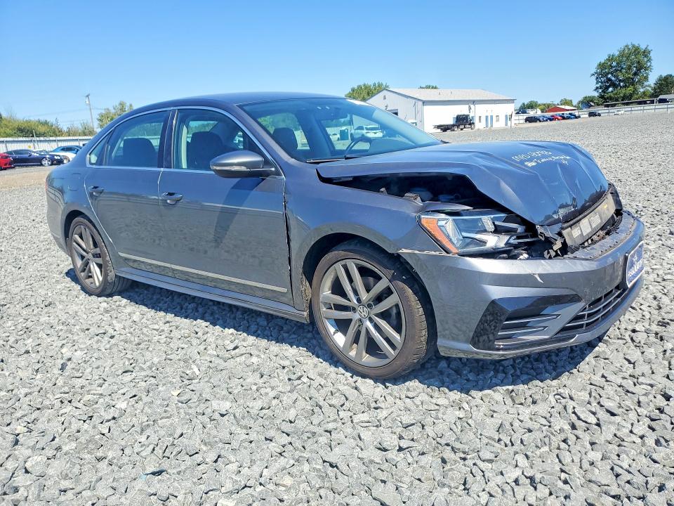 67168256 :رقم المزاد ، 1VWAT7A37GC063017 vin ، 2016 Volkswagen Passat مزاد بيع