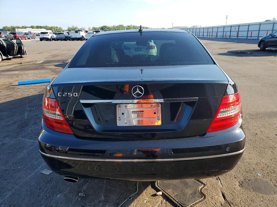Продажа на аукционе авто 2012 Mercedes-benz C, vin: WDDGF4HB7CA623579, номер лота: 65579066