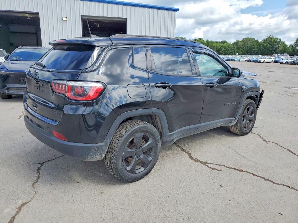 64748416 :رقم المزاد ، 3C4NJDBB6JT261615 vin ، 2018 Jeep Compass مزاد بيع