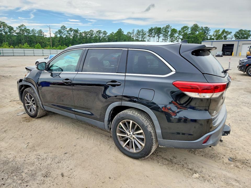 63590206 :رقم المزاد ، 5TDKZRFH1KS561811 vin ، 2019 Toyota Highlander مزاد بيع