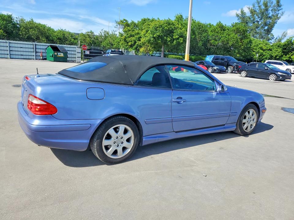 64391836 :رقم المزاد ، WDBLK70G4YT051944 vin ، 2000 Mercedes-benz Clk مزاد بيع