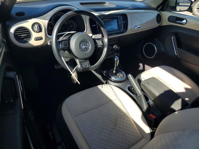 65663296 :رقم المزاد ، 3VWFD7AT7KM703186 vin ، 2019 Volkswagen Beetle مزاد بيع