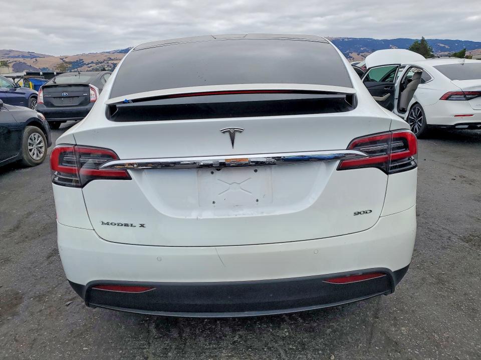 Продажа на аукционе авто 2016 Tesla Model X, vin: 5YJXCBE24GF021473, номер лота: 65330636