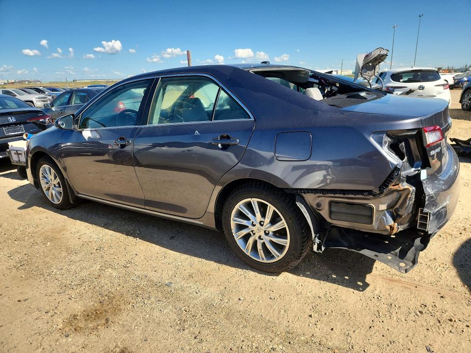 65463306 :رقم المزاد ، 4T1BF1FK3EU428002 vin ، 2014 Toyota Camry مزاد بيع