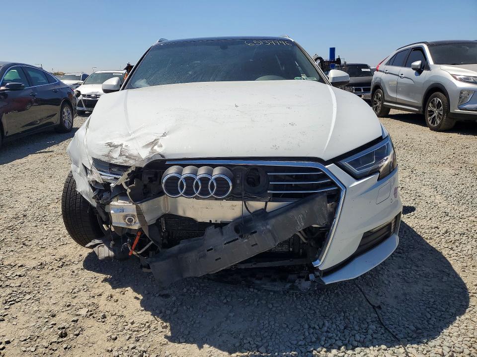 65137746 :رقم المزاد ، WAUTPBFF0JA065293 vin ، 2018 Audi A3 مزاد بيع