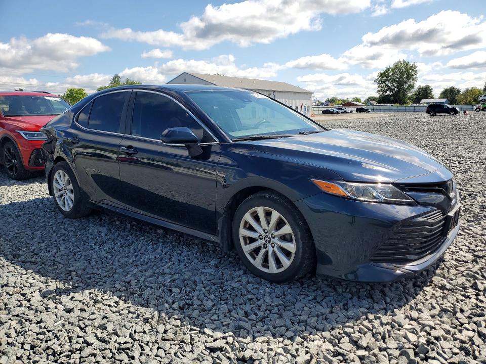63650096 :رقم المزاد ، 4T1B11HK9KU854722 vin ، 2019 Toyota Camry مزاد بيع