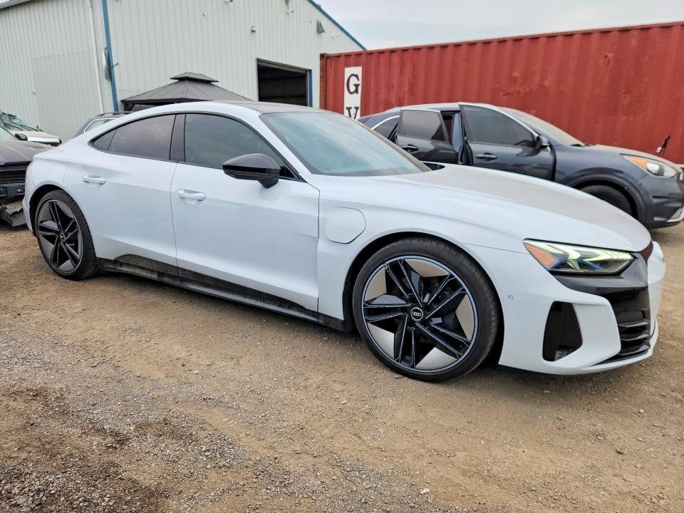 61943126 :رقم المزاد ، WAUFJBFW2P7003432 vin ، 2023 Audi E-tron Gt مزاد بيع