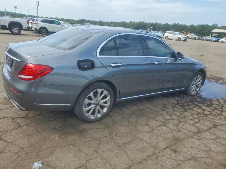 66211886 :رقم المزاد ، WDDZF4JB9HA241872 vin ، 2017 Mercedes-benz E مزاد بيع