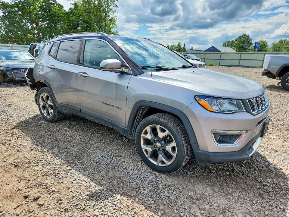 65349576 :رقم المزاد ، 3C4NJDCB7JT222241 vin ، 2018 Jeep Compass مزاد بيع
